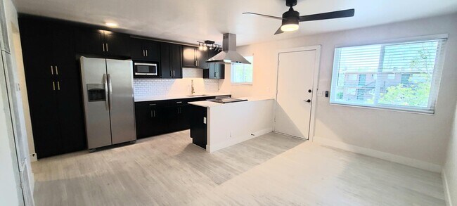Building Photo - Mesa Verde Apartments