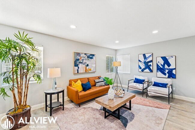 Building Photo - Beautifully Updated 2 Bed/2 Bath in Guard-Gated Ritz Pointe Community!