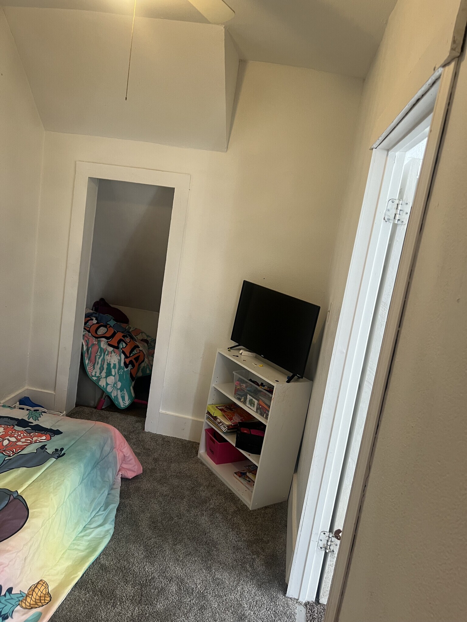 Building Photo - 1113 6th St E