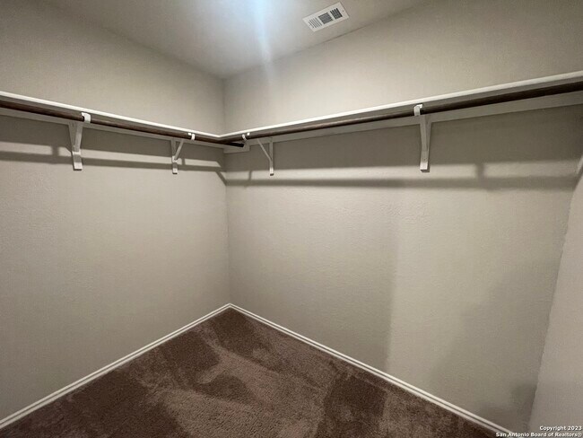 Building Photo - 430 Blue Stem Rd