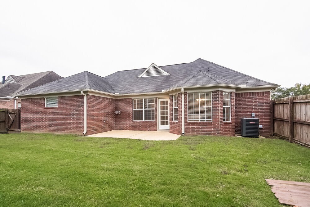 Building Photo - 7076 Maple Grove Rd