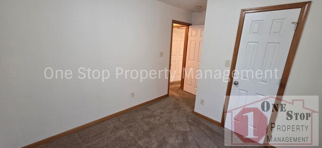 Building Photo - Beautiful 4 Bedroom 2 Bathroom in Grain Valley!