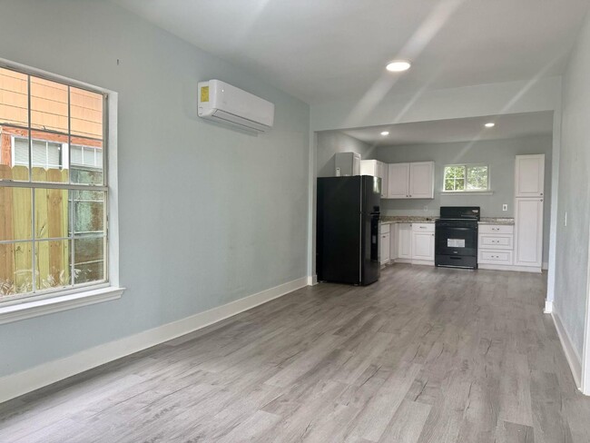 Building Photo - 245 G St