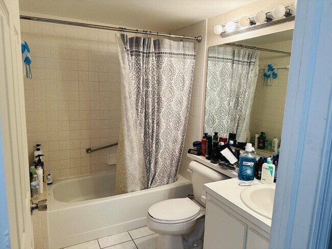 Building Photo - 1115 Green Pine Blvd