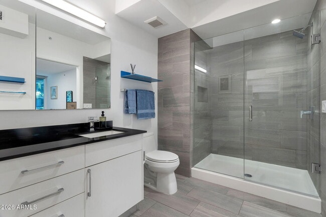 Building Photo - 7180 E Kierland Blvd