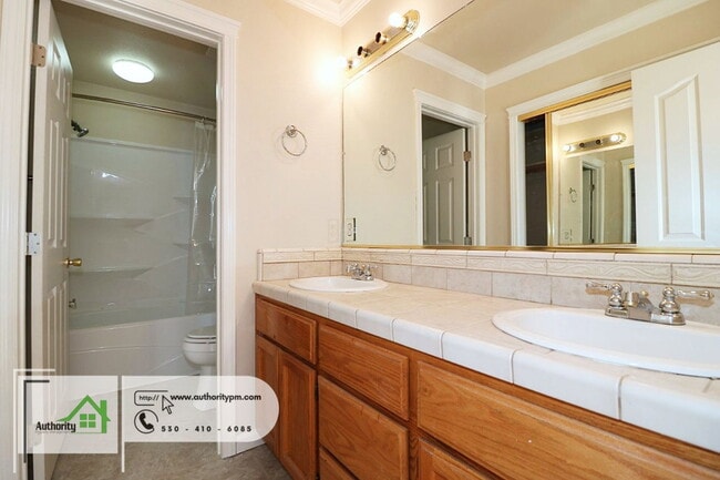 Building Photo - 2603 Lynaco Ct