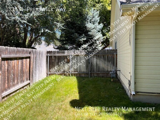 Building Photo - 1715 N Prestwick Way
