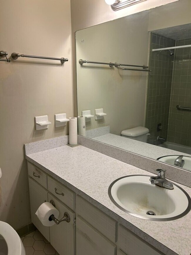 Building Photo - 1441 Autumnridge Dr