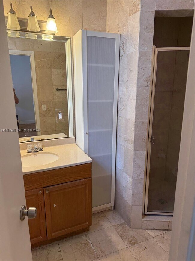 Building Photo - 1142 99th St