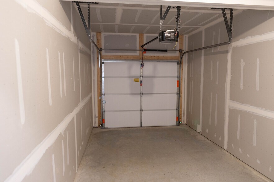 Building Photo - 83 Beech Tree Ct
