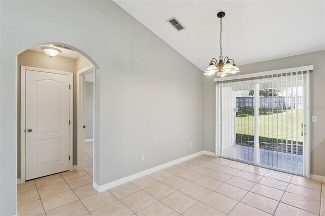 Building Photo - 886 Scenic View Cir