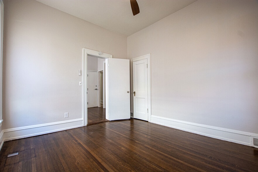 Building Photo - 117 S 39th St
