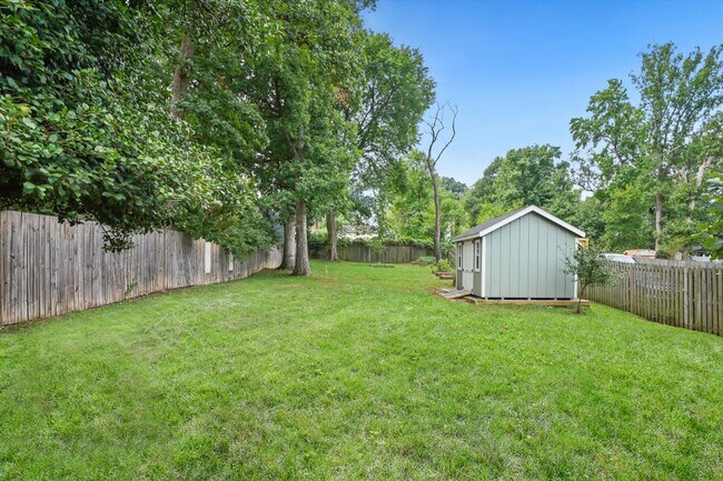 Building Photo - A GEM IN RIVERDALE HEIGHTS!