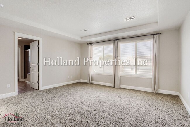 Building Photo - 21569 SW Susan Ln