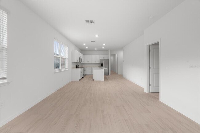 Building Photo - 18170 Pleasantview Blvd