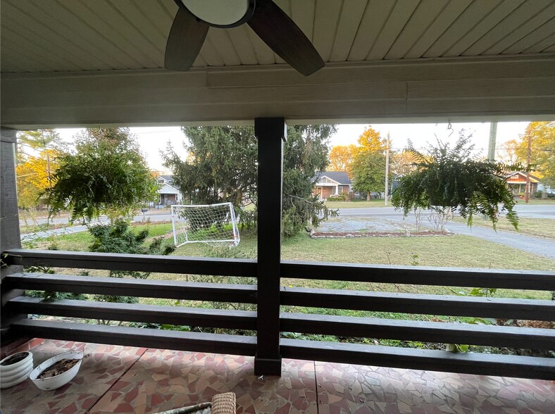 Building Photo - 1212-C McChesney Ave