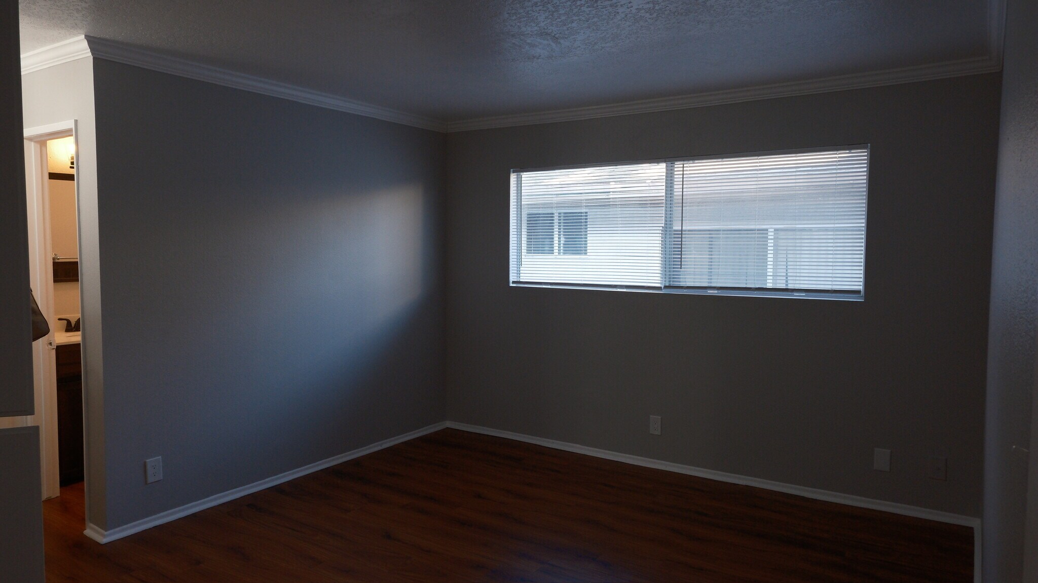 Building Photo - 18555 Collins St