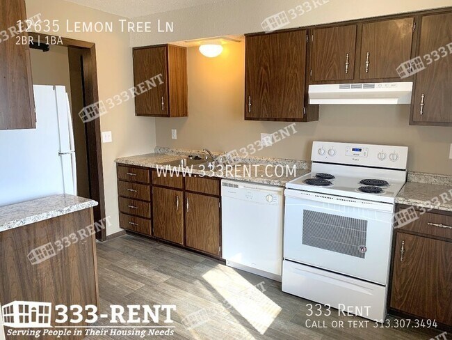 Building Photo - Lovely Condo Ready For You to Move In!