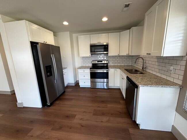 Kitchen - 2335 Ford Rd