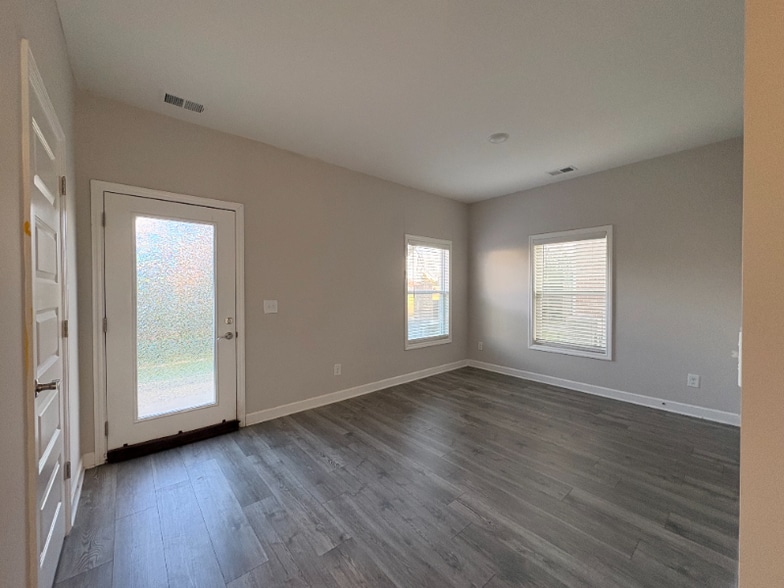 Building Photo - 4060 Opal Dr