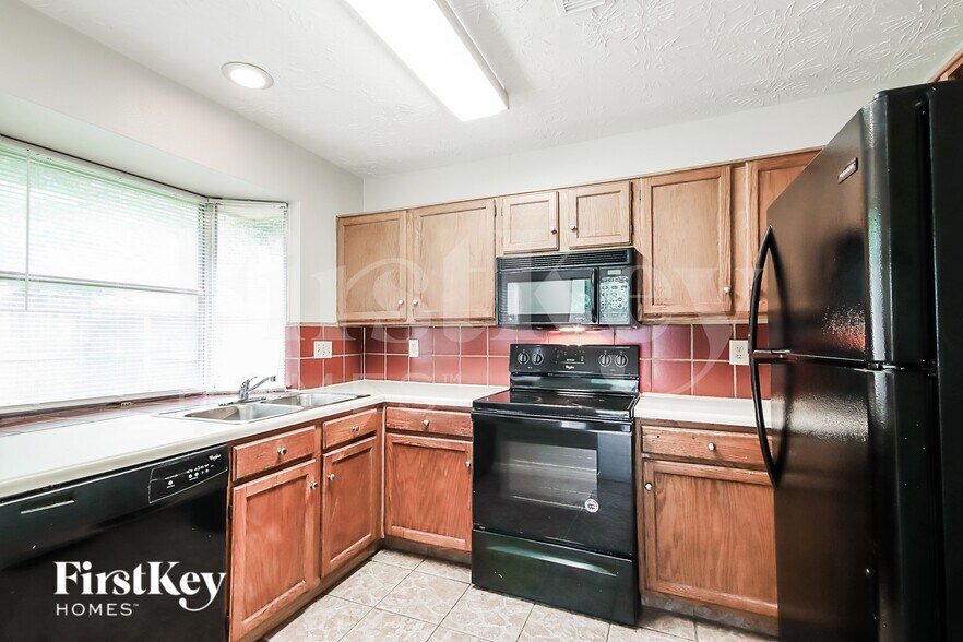 Building Photo - 4030 Meadowgold Ln