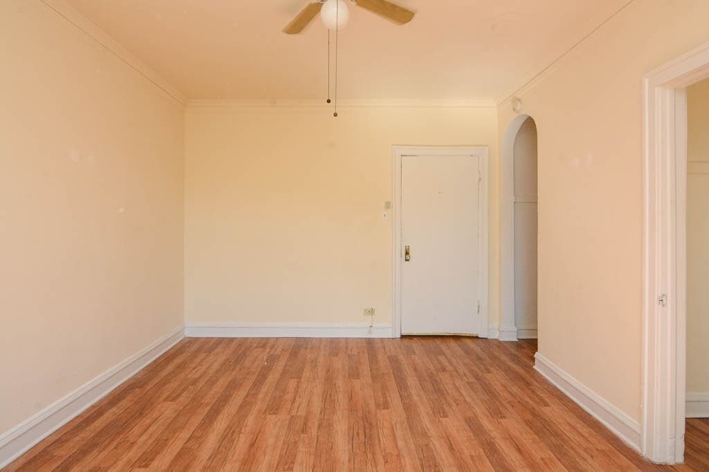 Building Photo - 2536 N Sawyer Ave