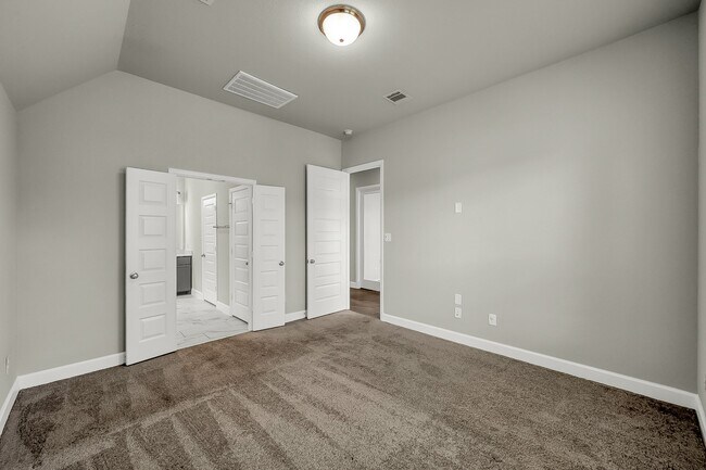 Building Photo - 328 Rise Ln