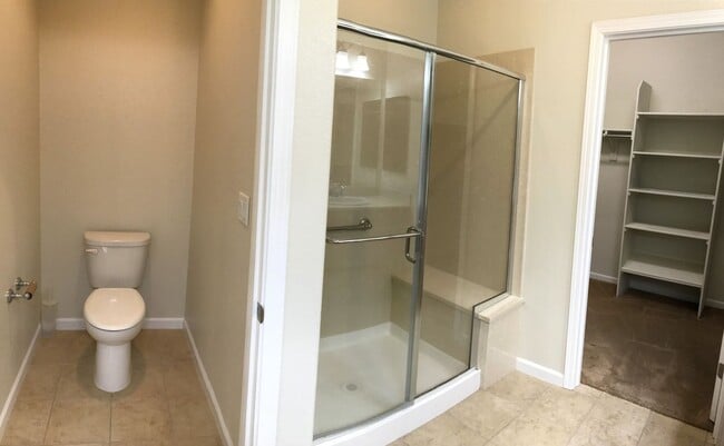 Building Photo - 55+ Community Home in Great Condition!