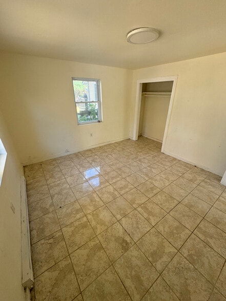 Building Photo - 27 Hillside Ave