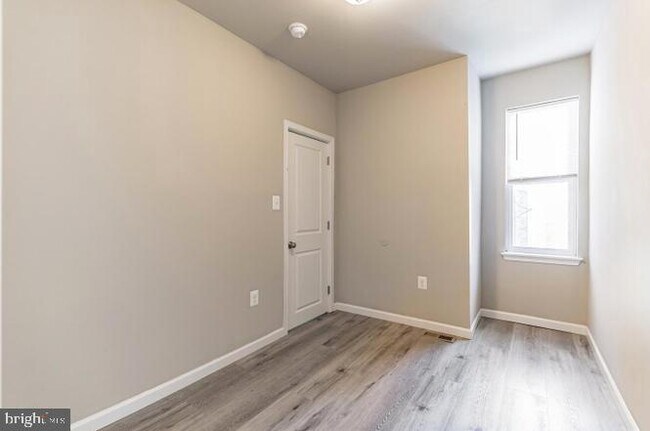 Building Photo - 5727 Osage Ave