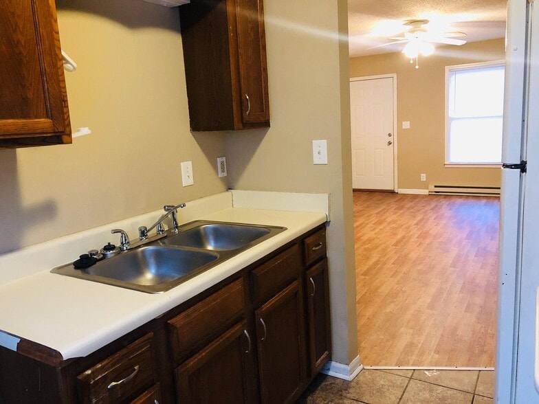 Building Photo - 191 Oak St