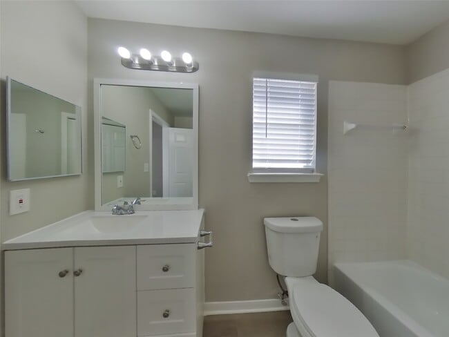 Building Photo - 3134 Boynton Dr