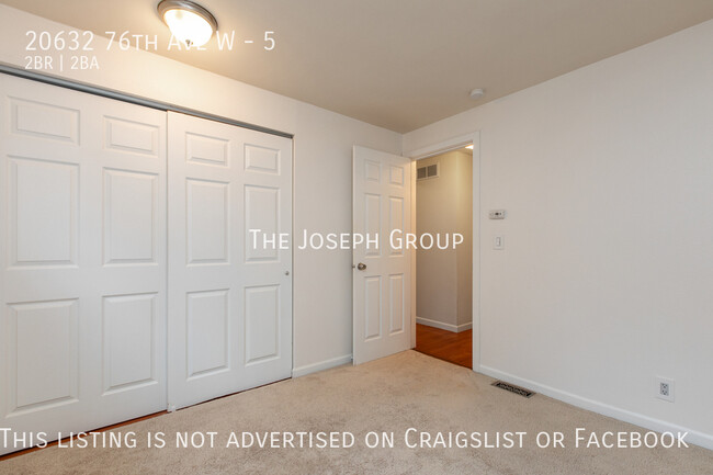 Building Photo - Charming 2BD/1.5BA Edmonds Condo!