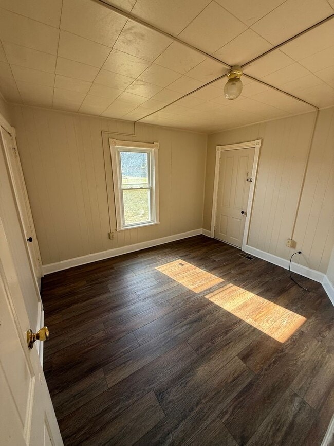 Building Photo - Duplex located on West Wilson Blvd.