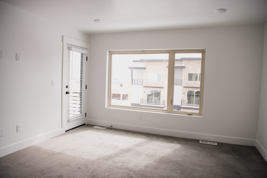 Building Photo - 1369 Gambel Oak Way