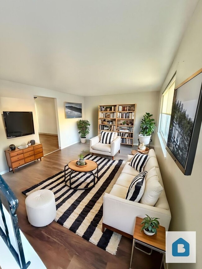 Building Photo - 1209 Delaware Dr