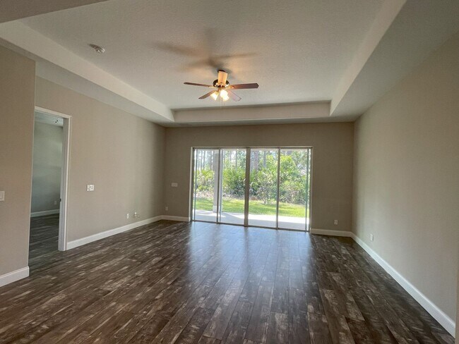 Building Photo - Lovely and Unique Custom-built Duplex Avai...