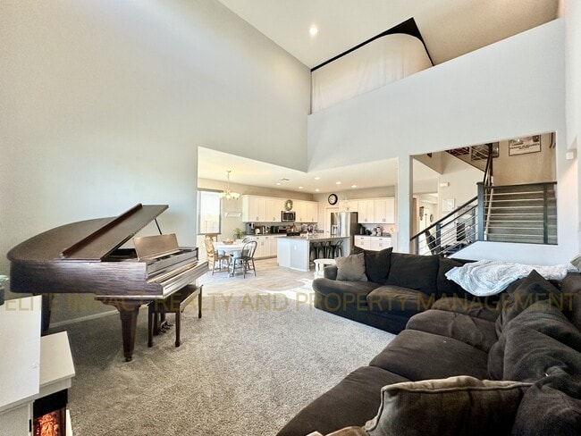 Building Photo - 7305 S Via Cabana