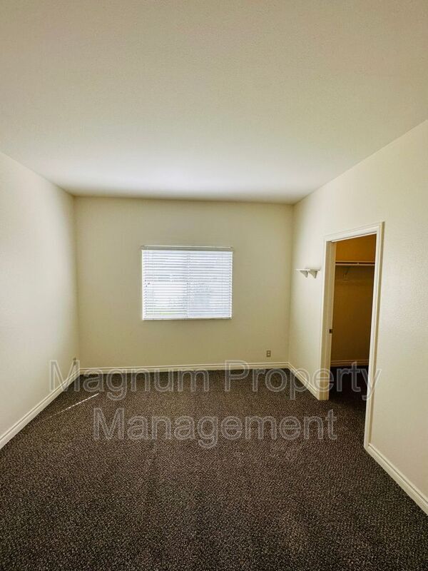 Building Photo - 43938 Northgate Ave