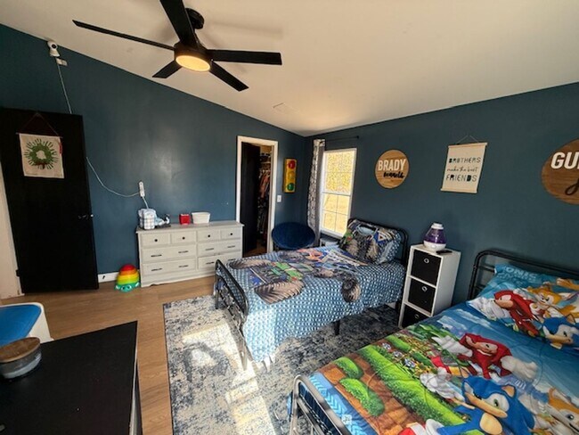 Building Photo - $500 OFF move in SPECIAL!  Room to Roam