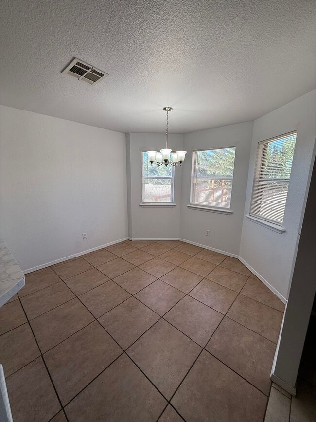 Building Photo - 4 Bedroom Home in Sonoma Ranch