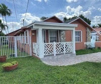 Building Photo - 421 NW 57th Ct