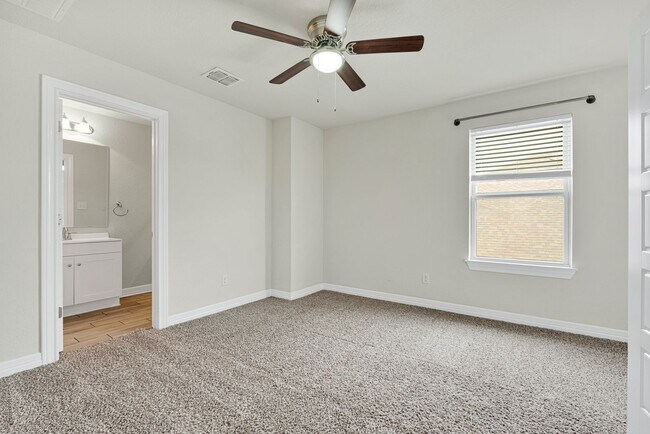 Building Photo - Spacious 5-Bedroom Beauty in Triana Neighborhood –  with Community Perks!