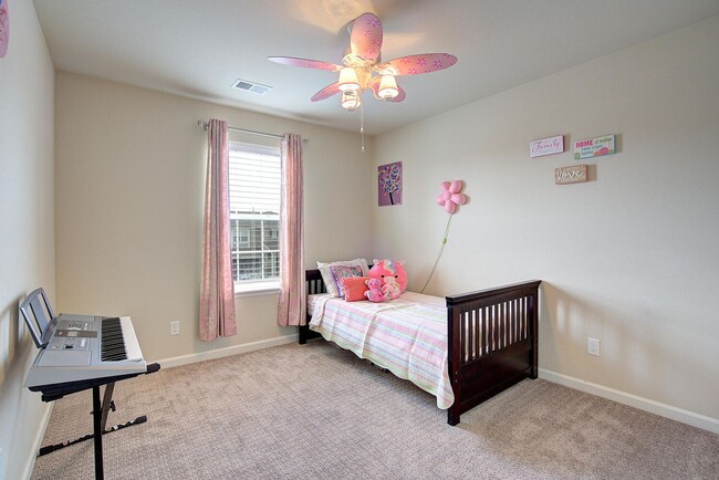 Building Photo - Bright, Spacious & Full of Charm Inside an...