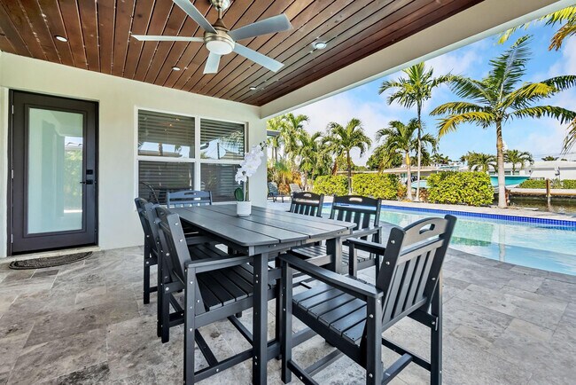 Building Photo - 2277 SE 15th St