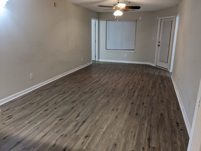 Building Photo - 1241 University Ct