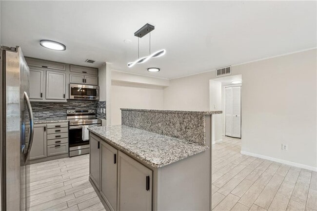 Building Photo - 434 McGill Pl NE