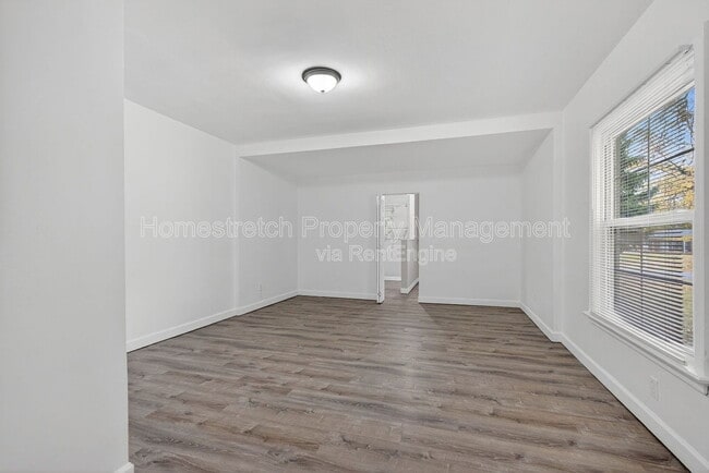 Building Photo - 5 Van Crest Ln