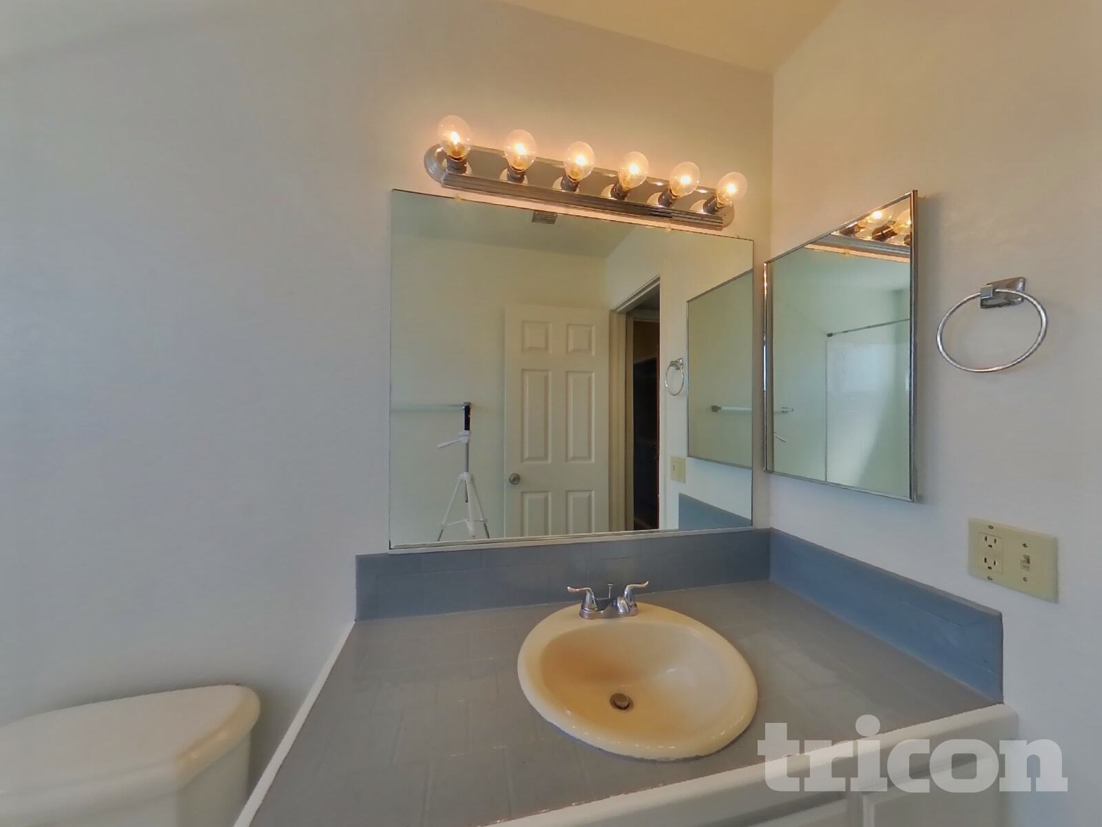 Building Photo - 6309 E Ivyglen St