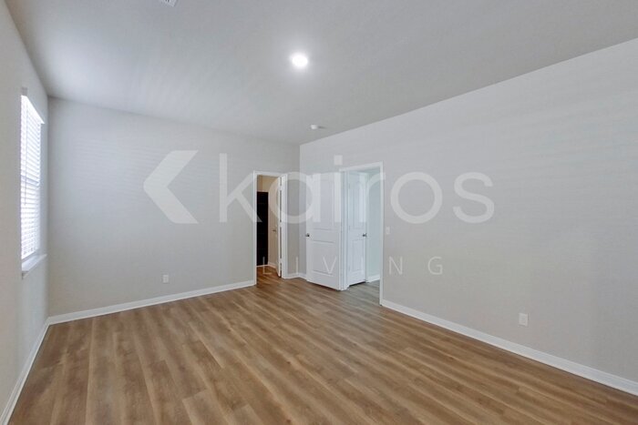 Building Photo - 900 NW 6th St